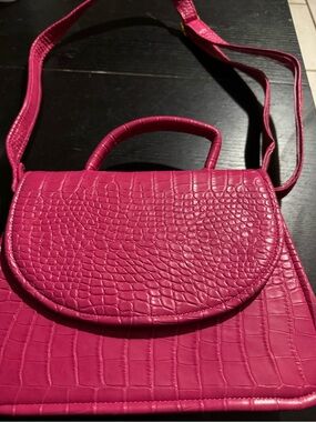 Women's Croc-Embossed Top-Handle Crossbody Bag - Hot Pink
